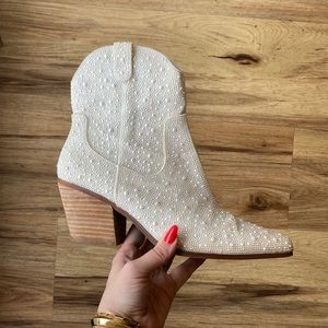 Betsey Johnson Diva Pearl Boots